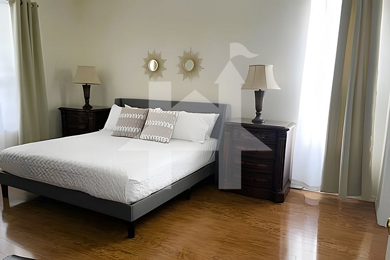 Vacation Home Near Disney, 6 bedrooms