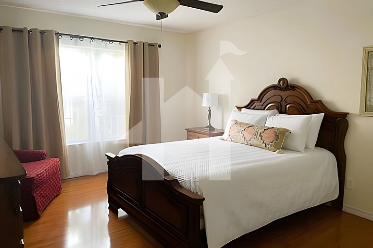 Vacation Home Near Disney, 6 bedrooms
