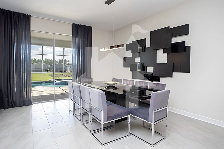 9BR/5BA Modern | Pool and Spa
