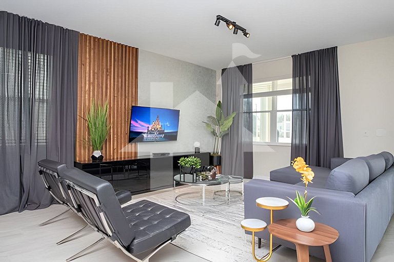 9BR/5BA Modern | Pool and Spa