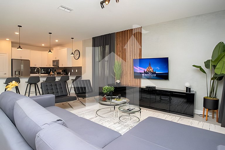 9BR/5BA Modern | Pool and Spa
