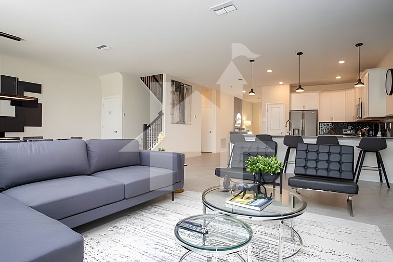 9BR/5BA Modern | Pool and Spa