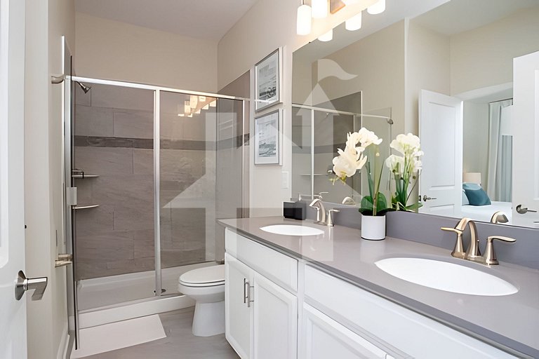 9BR/5BA Modern | Pool and Spa