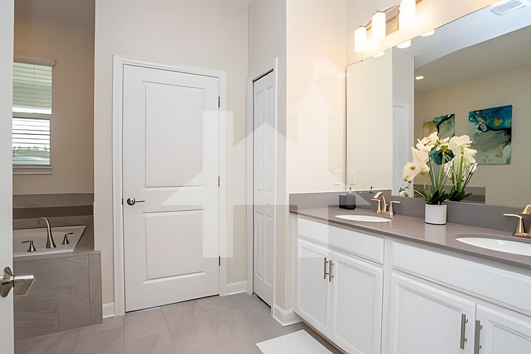 9BR/5BA Modern | Pool and Spa