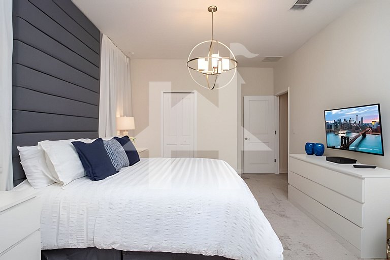 9BR/5BA Modern | Pool and Spa
