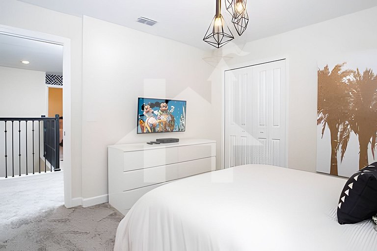 9BR/5BA Modern | Pool and Spa
