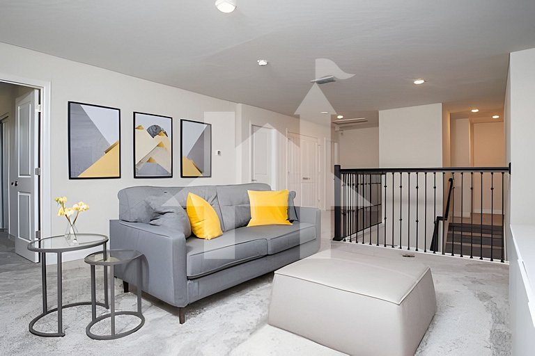 9BR/5BA Modern | Pool and Spa