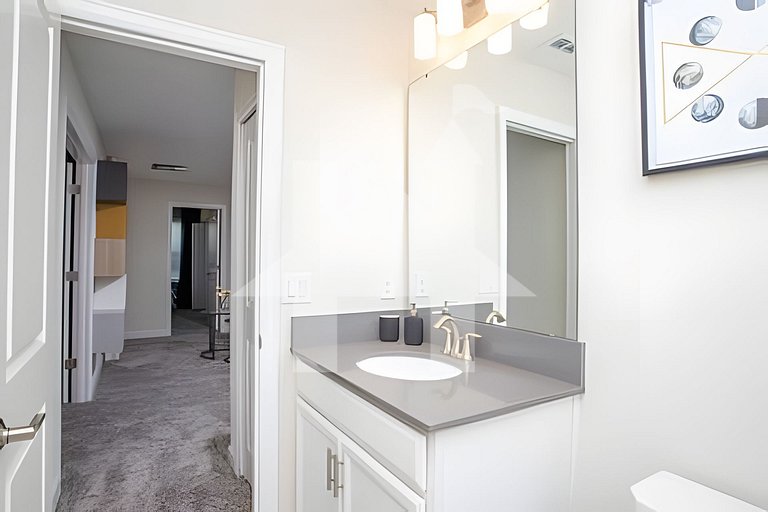 9BR/5BA Modern | Pool and Spa