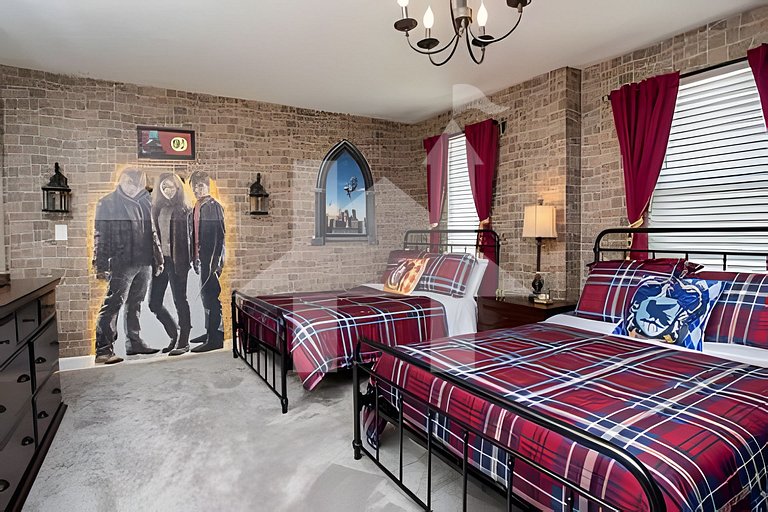 9BR/5BA Modern | Pool and Spa