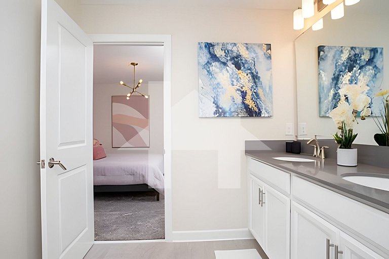 9BR/5BA Modern | Pool and Spa