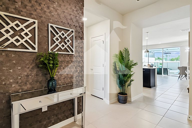 Vacation Home Near Disney, 5 bedrooms