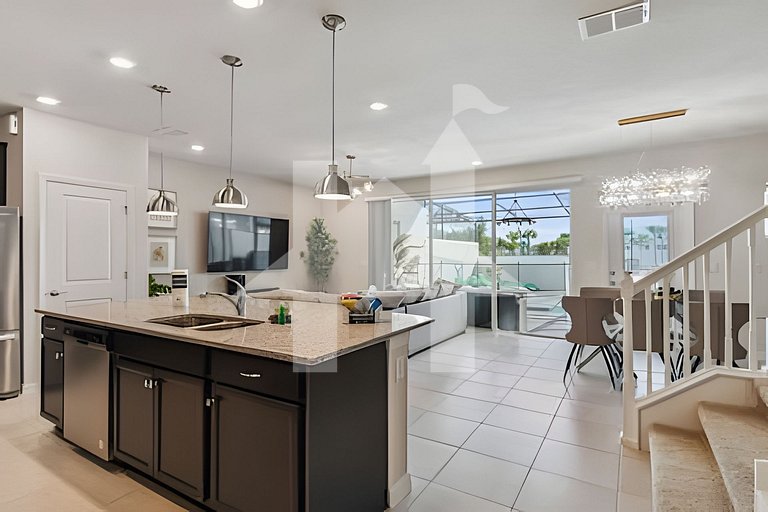 Vacation Home Near Disney, 5 bedrooms