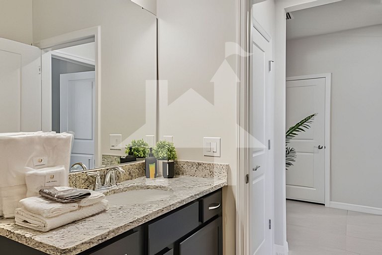 Vacation Home Near Disney, 5 bedrooms