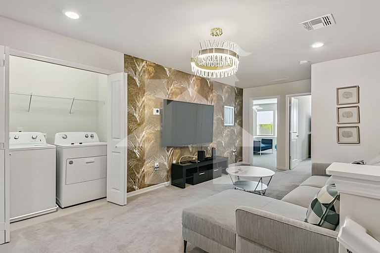 Vacation Home Near Disney, 5 bedrooms