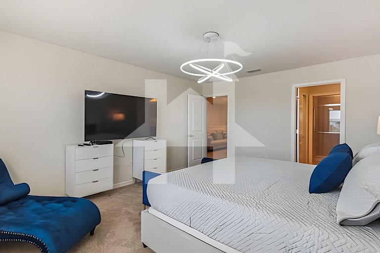 Vacation Home Near Disney, 5 bedrooms