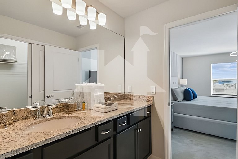 Vacation Home Near Disney, 5 bedrooms