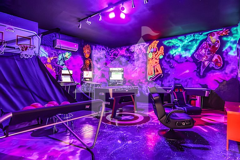 Casa Nova 6Q/4B Villa | Sala de Jogos Marvel