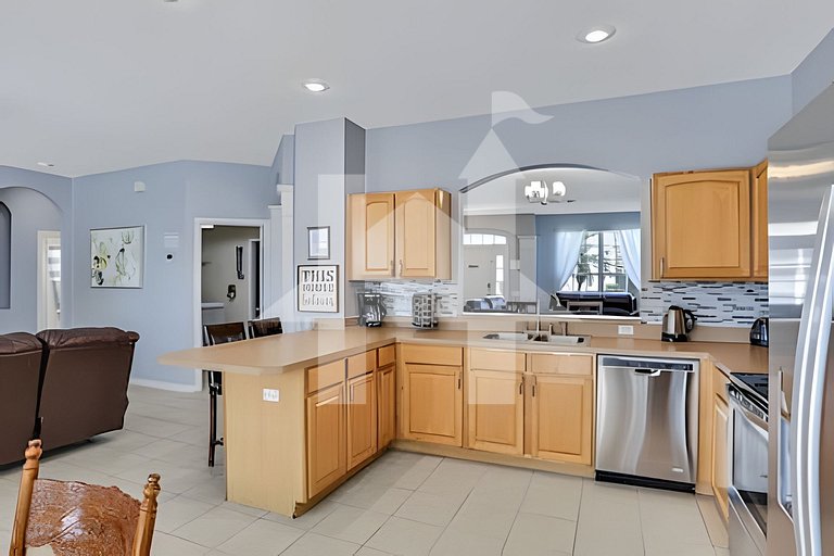 Family 6BR Villa w/ Marvel Game Room & Pool