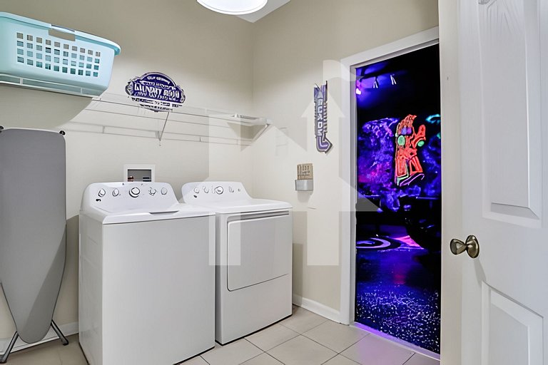 Family 6BR Villa w/ Marvel Game Room & Pool