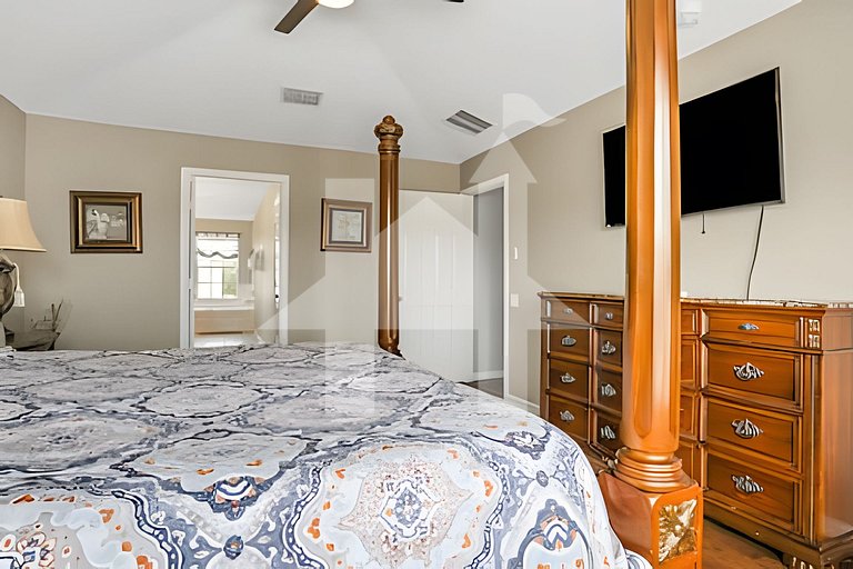 Family 6BR Villa w/ Marvel Game Room & Pool