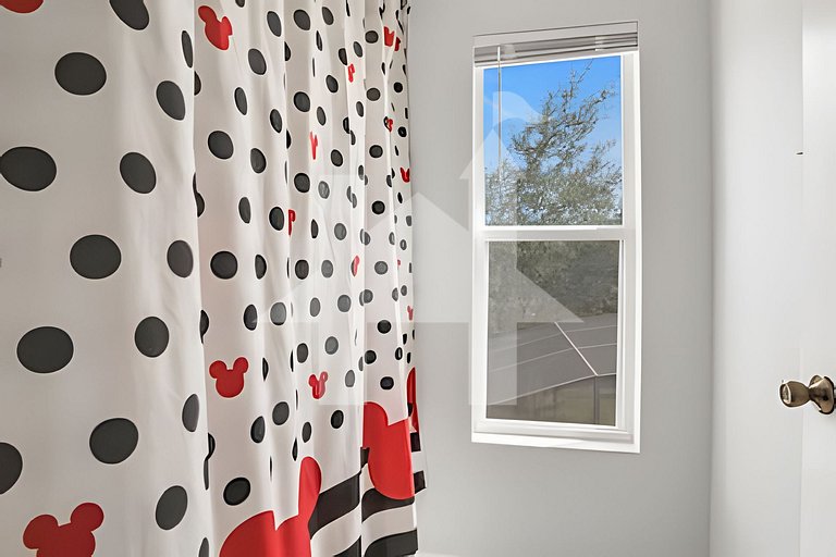 Family 6BR Villa w/ Marvel Game Room & Pool