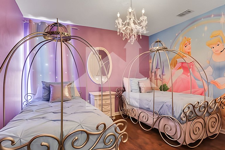 Family 6BR Villa w/ Marvel Game Room & Pool