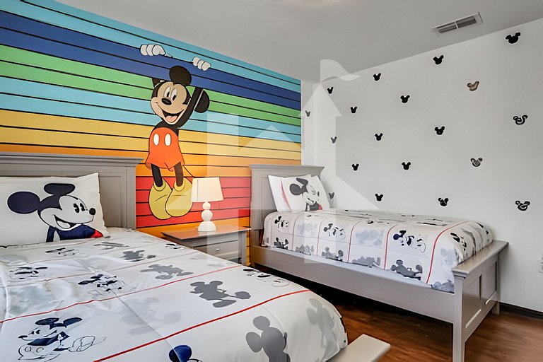 Casa Nova 6Q/4B Villa | Sala de Jogos Marvel