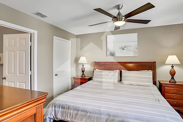 Family 6BR Villa w/ Marvel Game Room & Pool