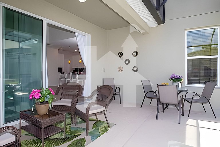 Vacation Home Near Disney, 5 bedrooms