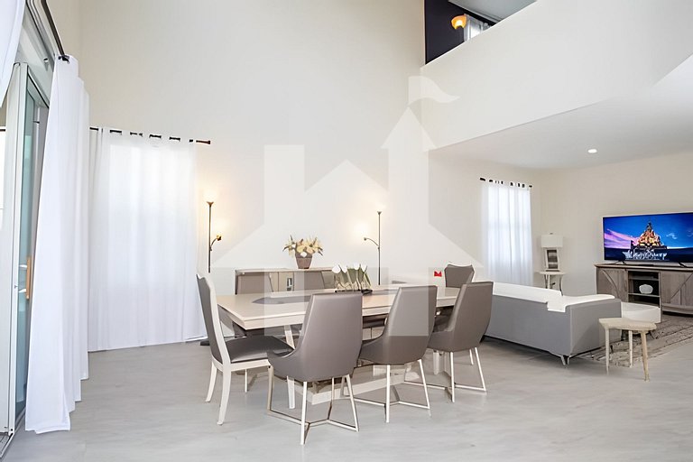 Vacation Home Near Disney, 5 bedrooms