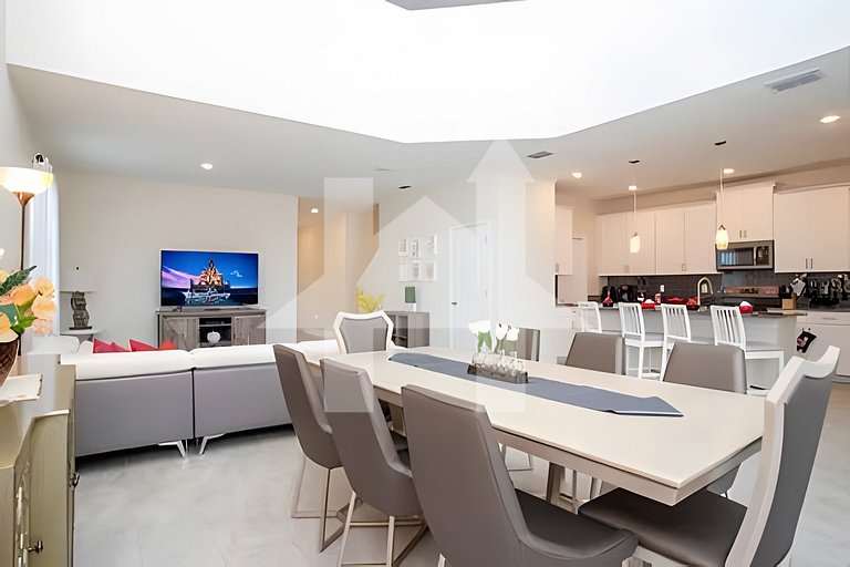 Vacation Home Near Disney, 5 bedrooms