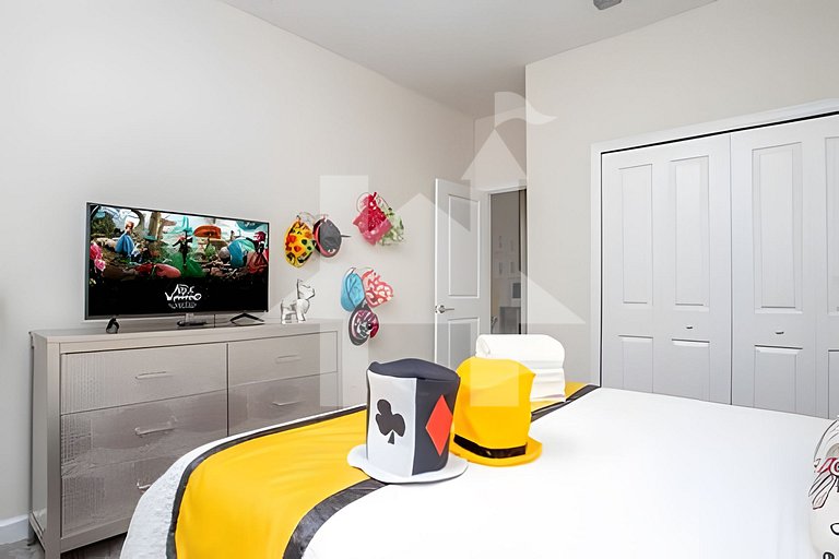 Vacation Home Near Disney, 5 bedrooms