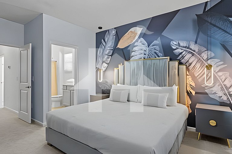 Vacation Home Near Disney, 9 bedrooms
