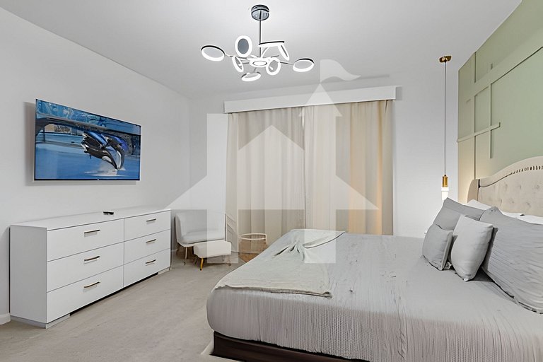 Vacation Home Near Disney, 9 bedrooms