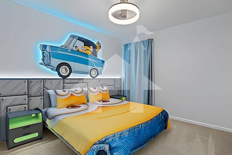 Vacation Home Near Disney, 9 bedrooms