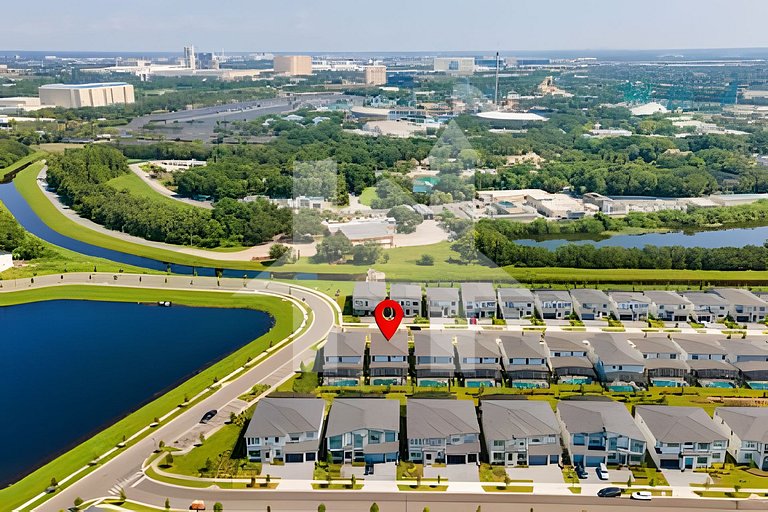 Vacation Home Near Disney, 9 bedrooms