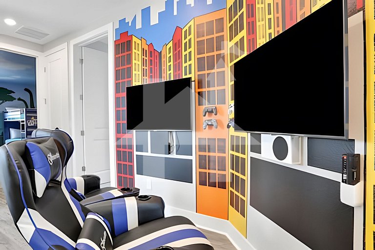 Vacation Home Near Disney, 6 bedrooms