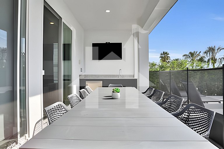 Vacation Home Near Disney, 6 bedrooms