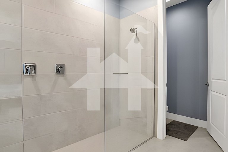 Vacation Home Near Disney, 6 bedrooms