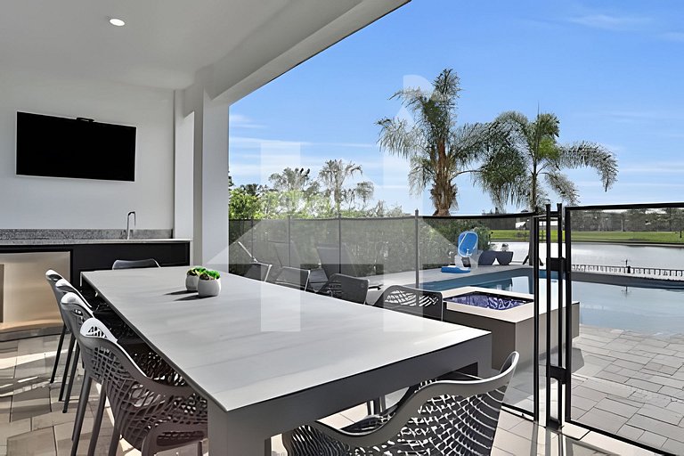 Vacation Home Near Disney, 6 bedrooms