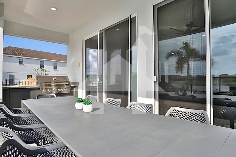 Vacation Home Near Disney, 6 bedrooms