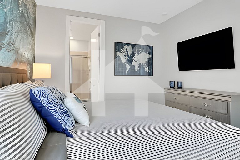 Vacation Home Near Disney, 6 bedrooms