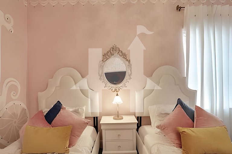 Vacation Home Near Disney, 6 bedrooms