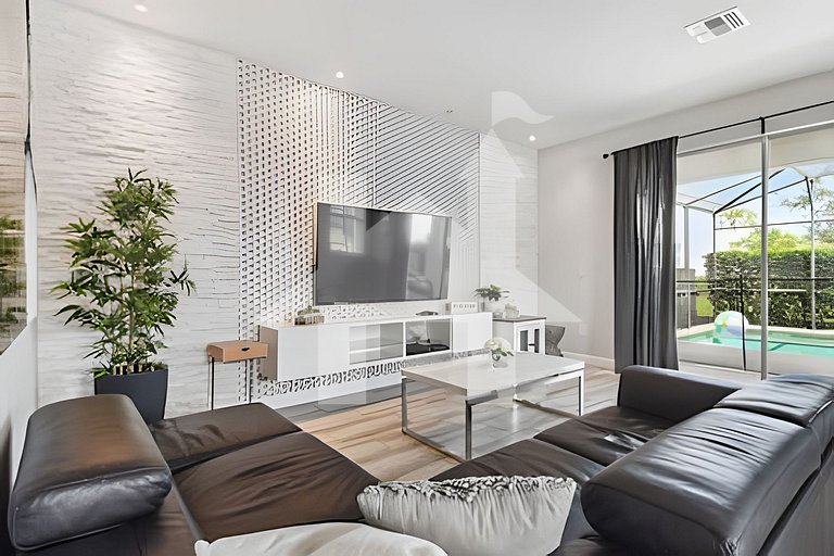 Vacation Home Near Disney, 6 bedrooms