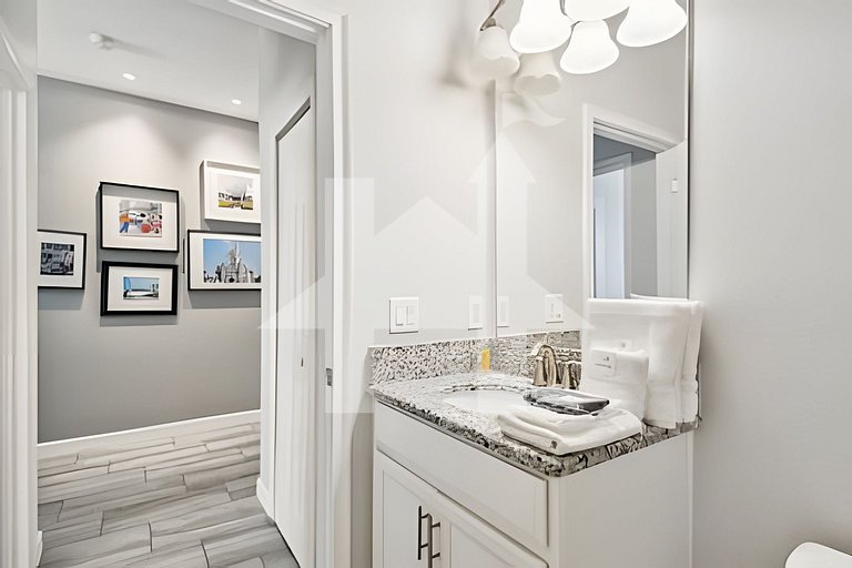 Vacation Home Near Disney, 6 bedrooms