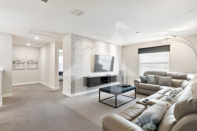 Vacation Home Near Disney, 6 bedrooms