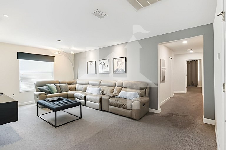 Vacation Home Near Disney, 6 bedrooms