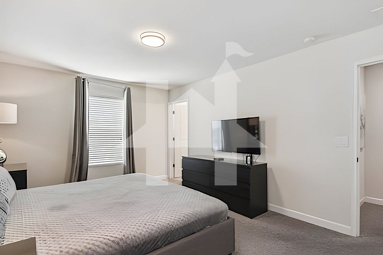 Vacation Home Near Disney, 6 bedrooms