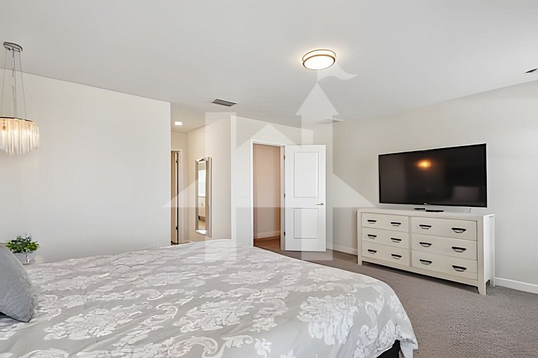 Vacation Home Near Disney, 6 bedrooms