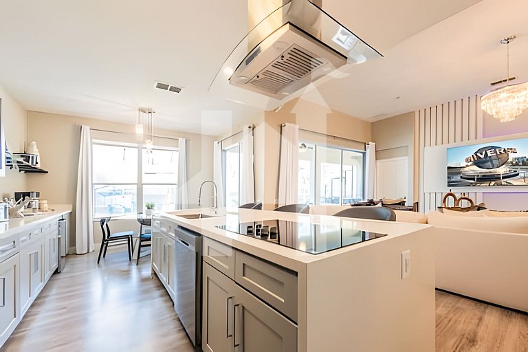 Windsor Hills 4BR Pool Home + Mario Game Room